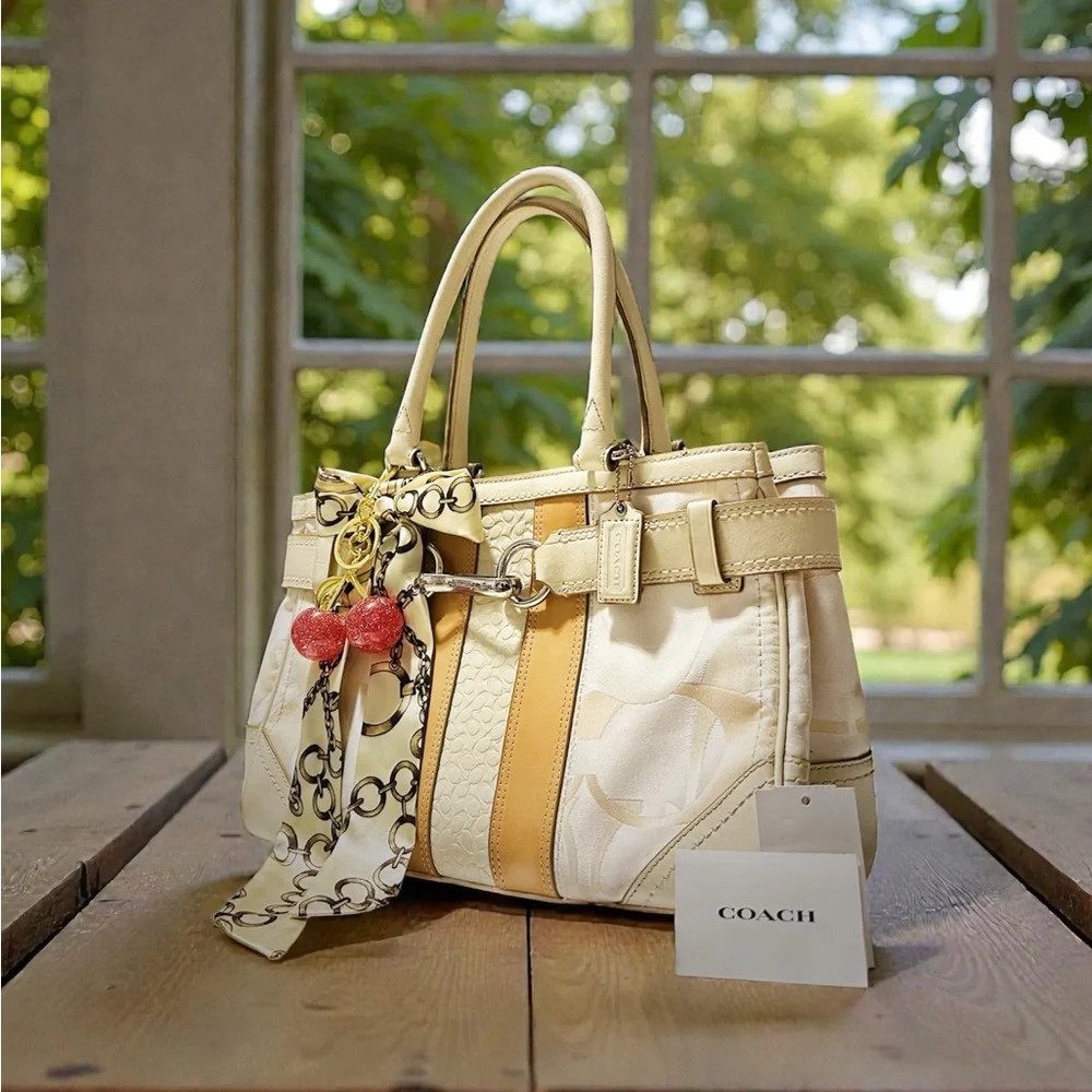 Vintage Coach soho shoulder bag Cream and Tan Women's tote Bag - Picture 5 of 17